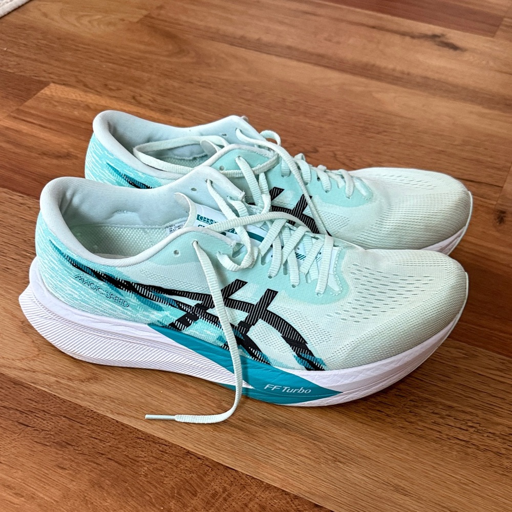 ASICS Men's Running Shoes - Light Green and Black